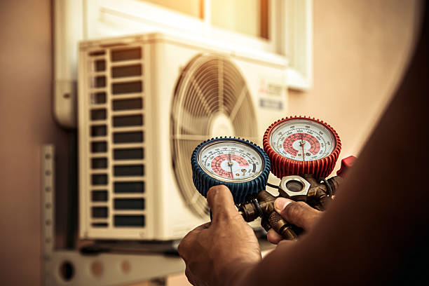 Professional Hvac Installation technician working in Elmwood Park, NJ